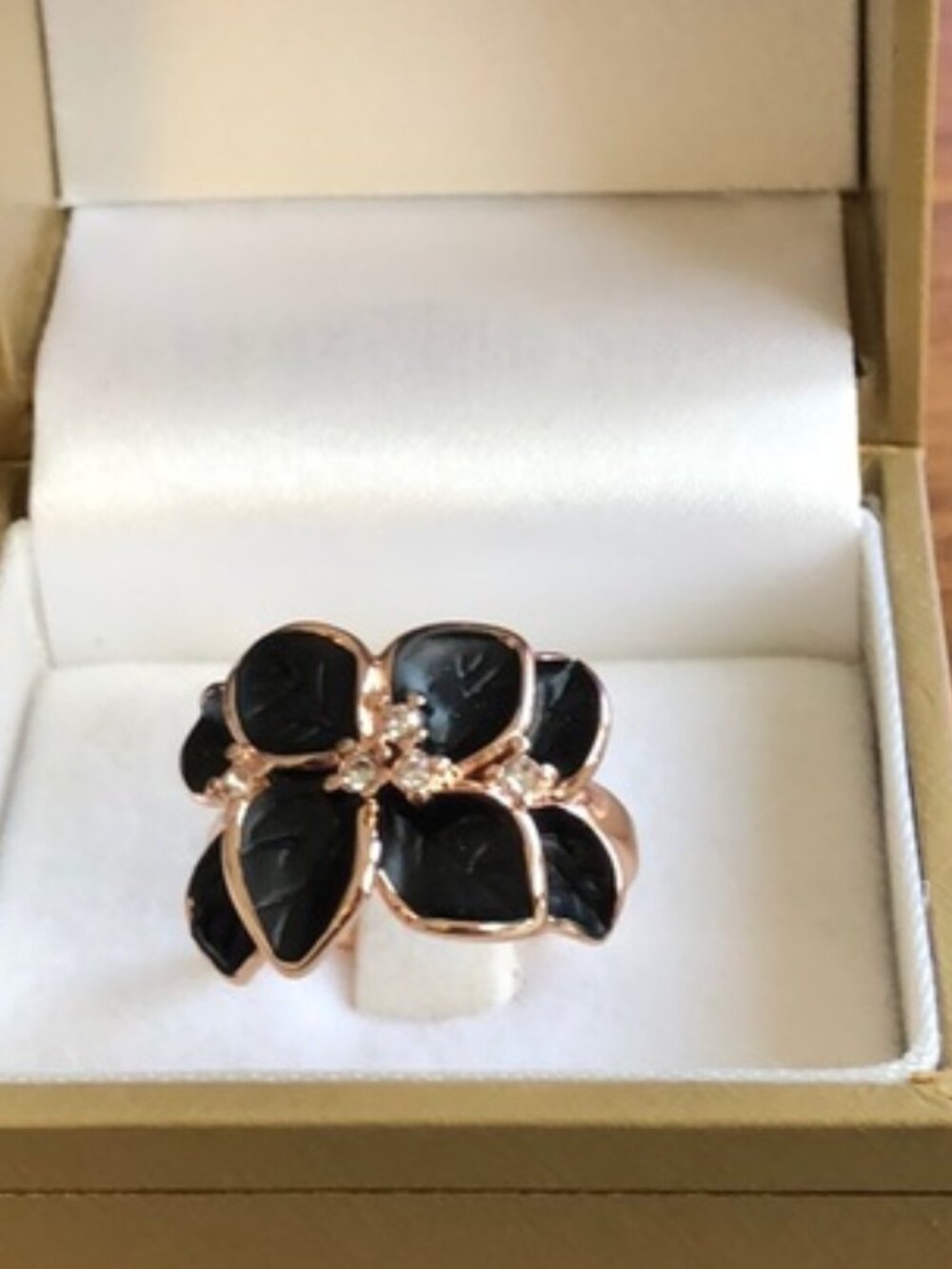 New never ed ring black and rose gold